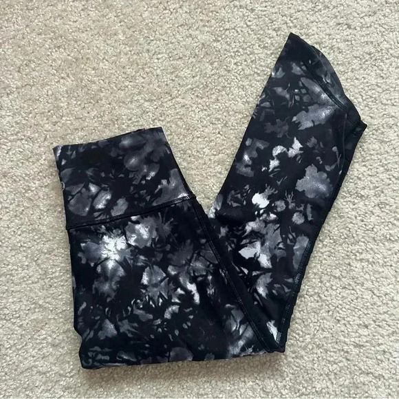 Lululemon Sunrise Salutation Workout Leggings Crop Vented High Rise Black WM 4 - Picture 14 of 16